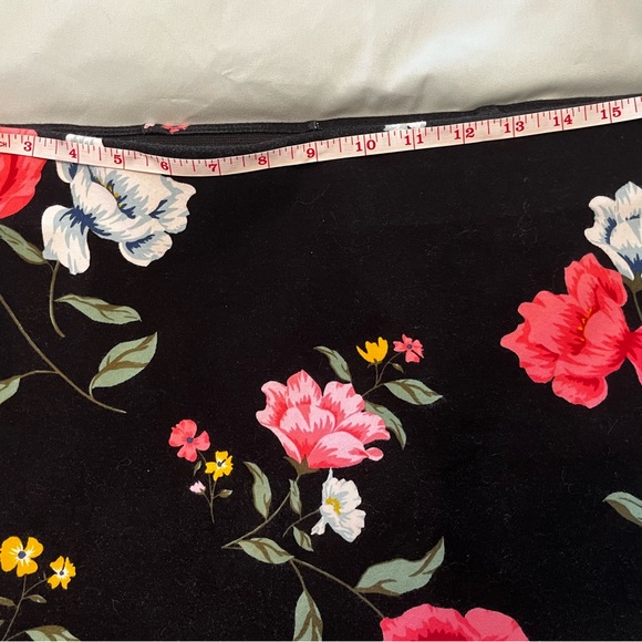 Old Navy Skirt - Picture 2 of 4